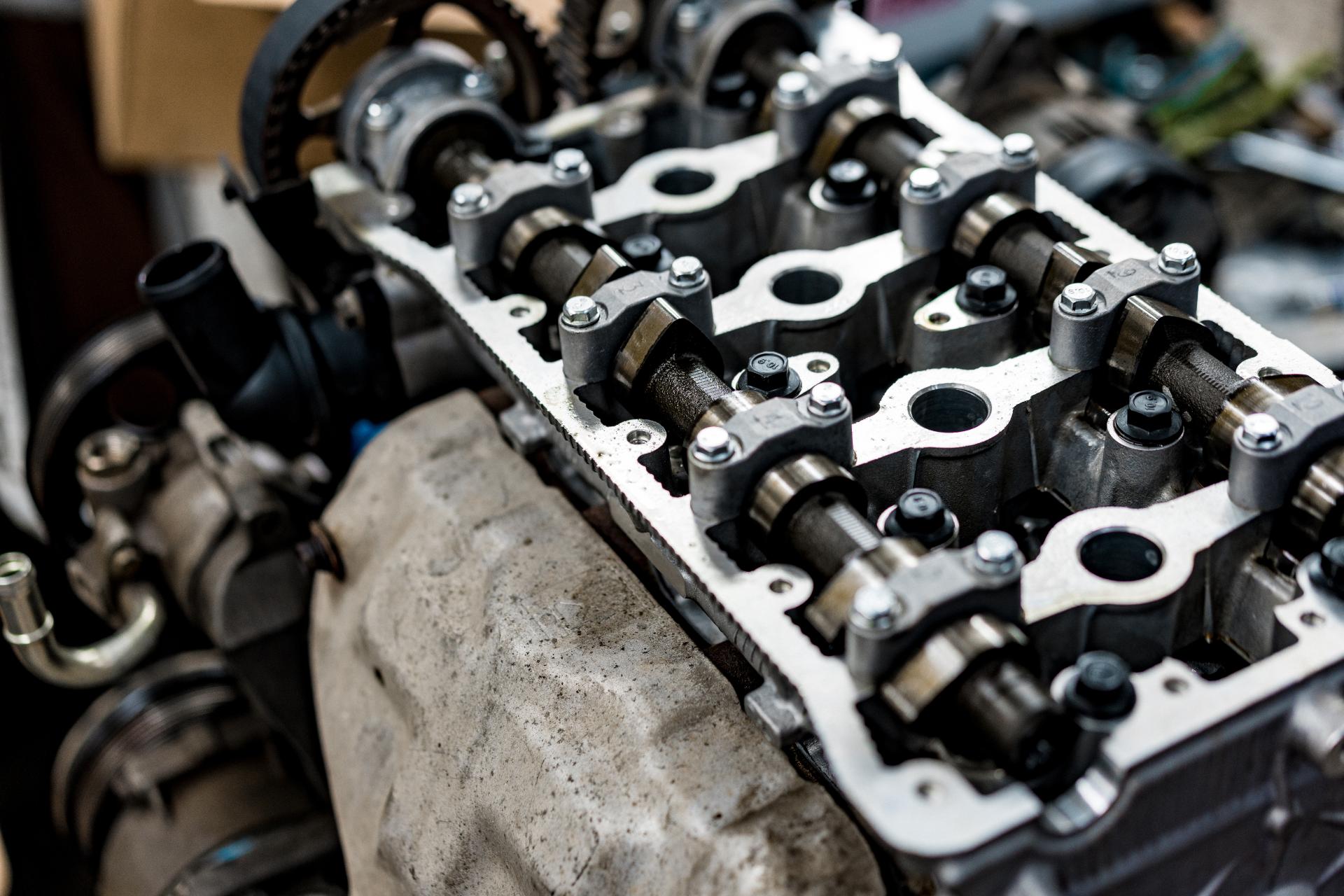 disassembled-car-engine-block-at-car-service-stati-2025-02-25-19-36-34-utc